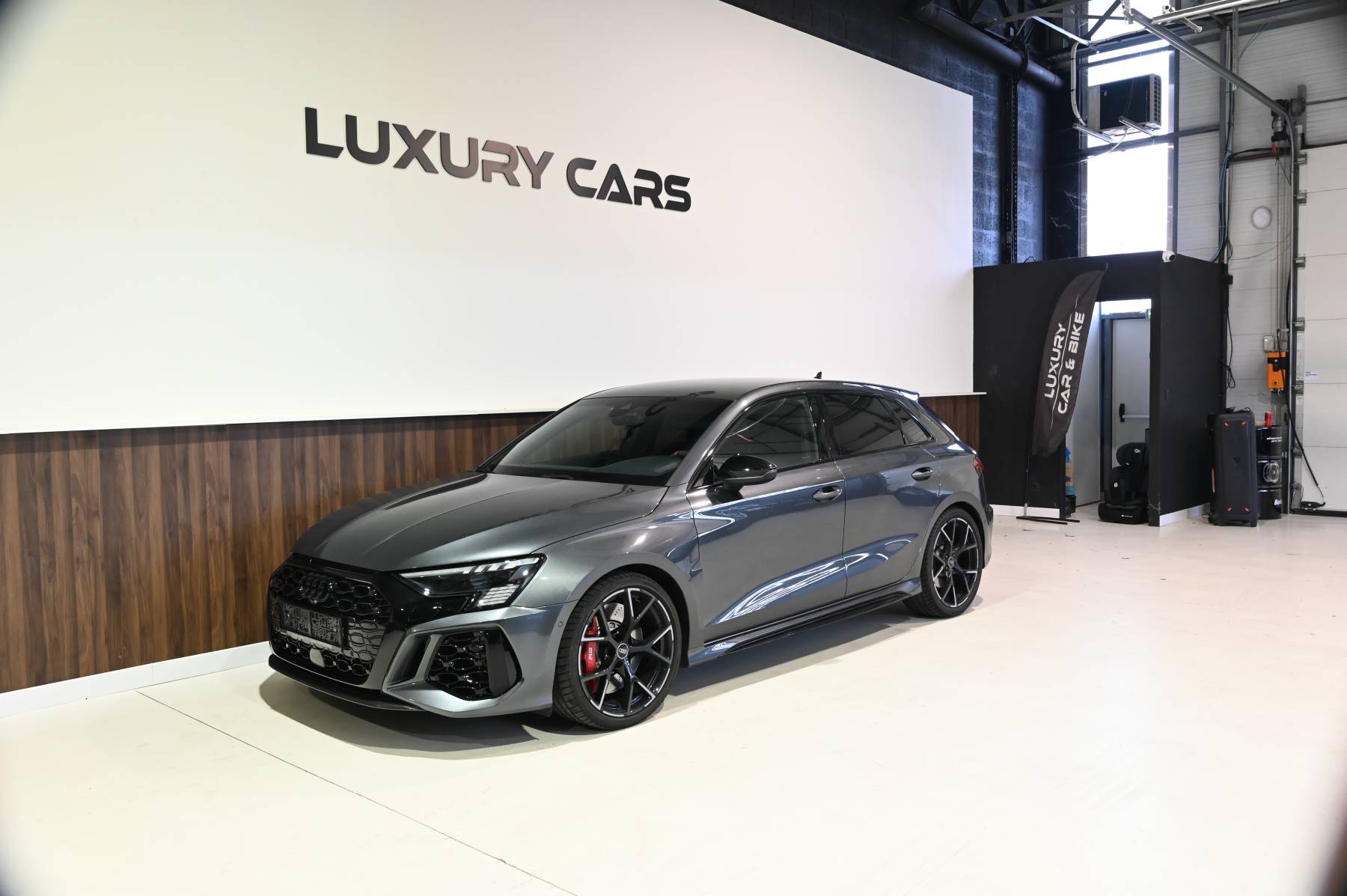 Audi rs3 berline 2.5 tfsi 400 ch quattro – gris daytona – 2023