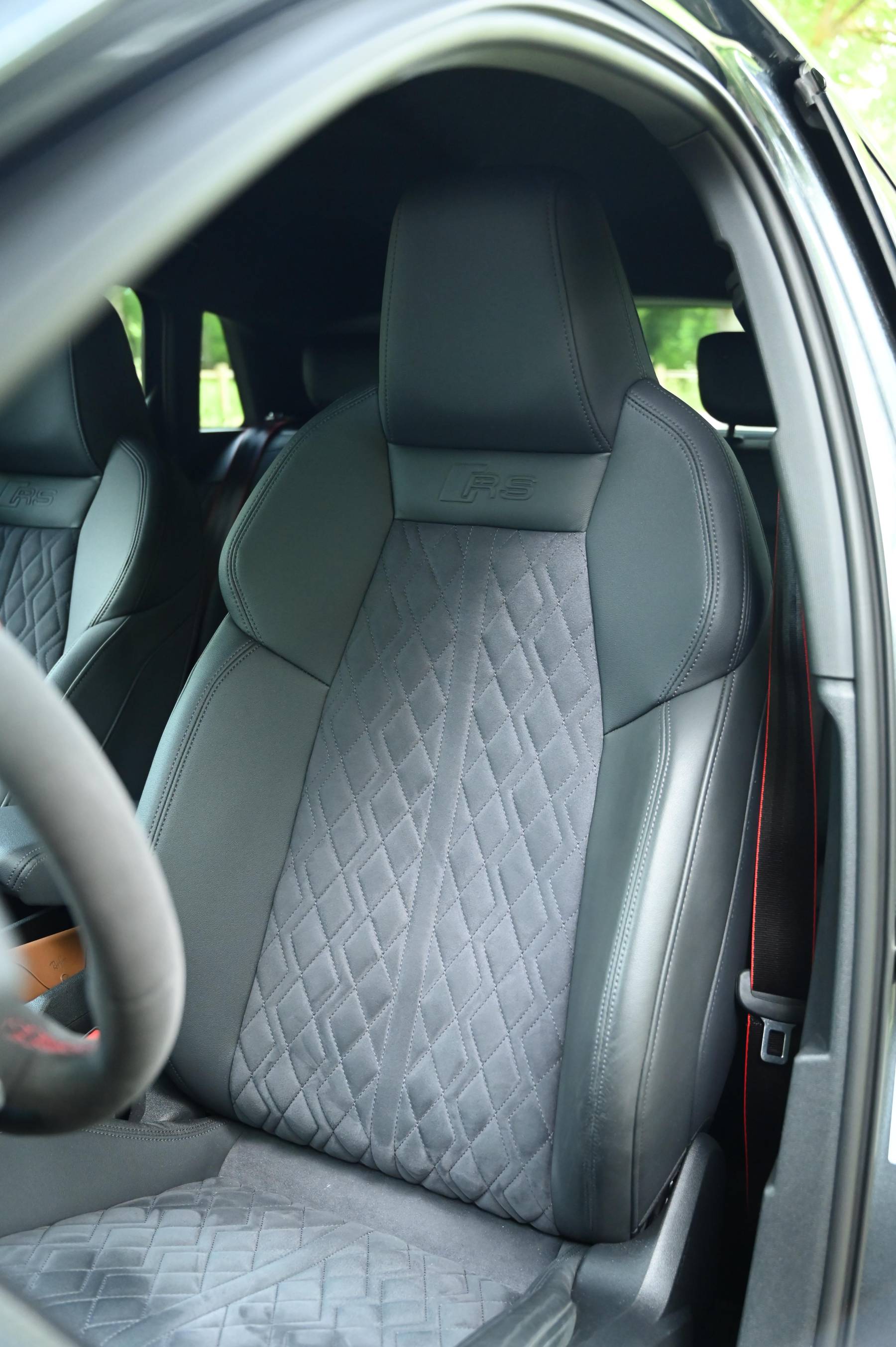 Audi rs3 berline 2.5 tfsi 400 ch quattro – gris daytona – 2023